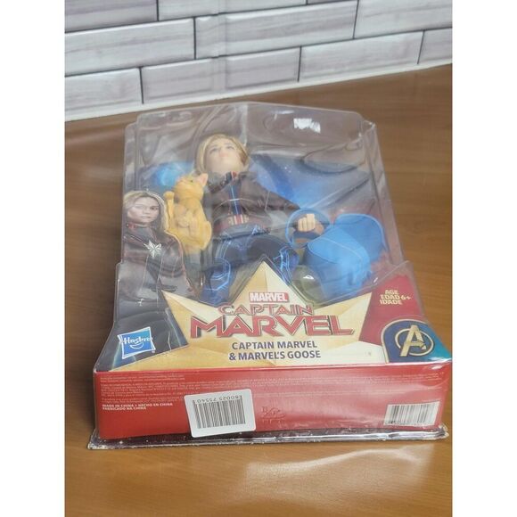 Marvel Movie Captain Marvel Super Hero Doll & Marvel's Goose the Cat New In Box - Picture 4 of 4